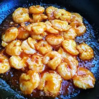 Make Tomato sauce and shrimp step 11