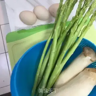 Make The eggs of the apricot step 0