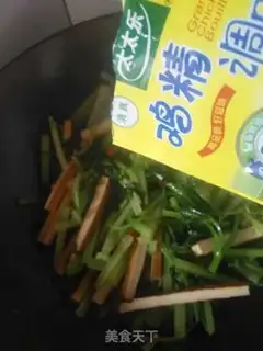 Make Celery fried dry step 12