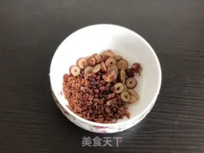 Make Three red beans step 0