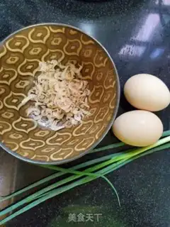 Make Shrimp onion fried eggs step 0