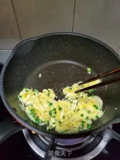 Make Shrimp onion fried eggs step 5