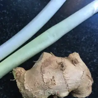 Make Red fried chicken wings and potatoes step 0
