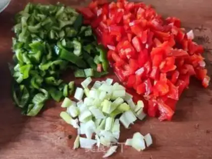 Make Shrimp skin with double pepper step 1