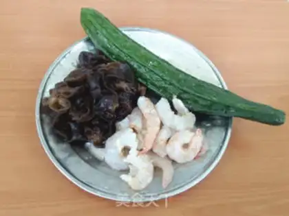 Make Shrimp fried cucumber step 0