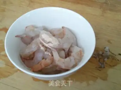 Make Shrimp fried cucumber step 1