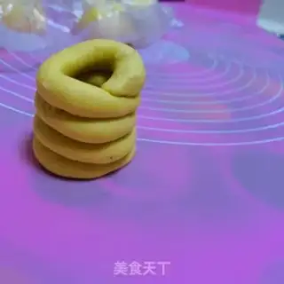 Make Pumpkin buns step 4