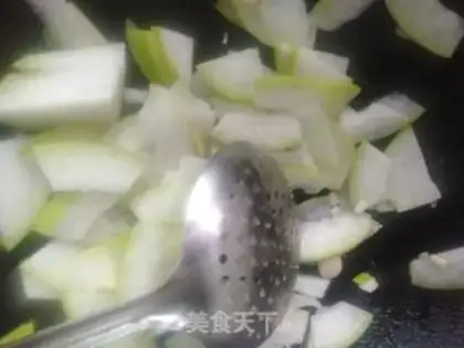 Make Sour melon soup step 1