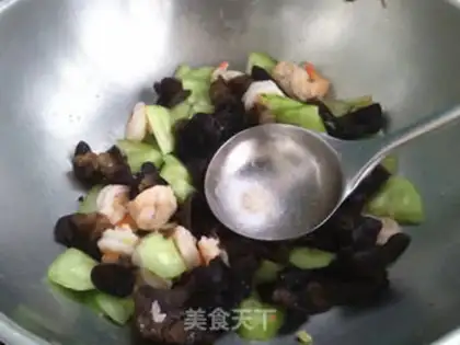 Make Shrimp fried cucumber step 8