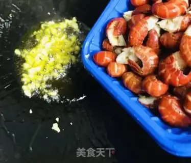 Make Hot pan, lobster step 2