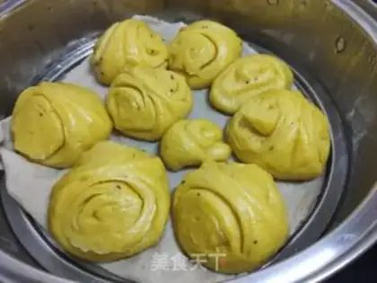 Make Pumpkin rolls step 18