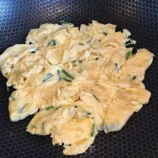 Make Eggs, shrimp, silk step 3