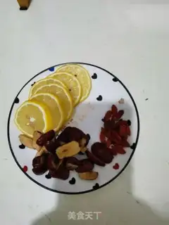Make Lemon date soup step 1