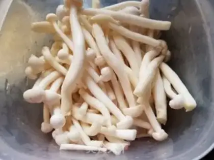 Make Seafood mushrooms fried bitter melons step 0