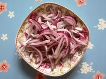 Make Beef onion beef chips step 1