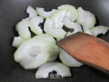 Make Shrimp dry melon soup step 2