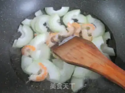 Make Shrimp dry melon soup step 3