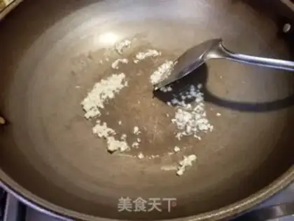 Make Seafood mushrooms fried bitter melons step 3