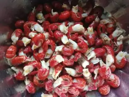 Make Curry, lobster tail step 0