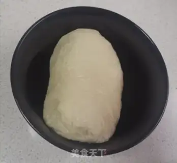Make Onions mixed with hand noodles step 2