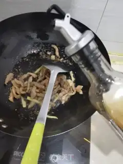 Make The cabbage poles are fried meat step 3