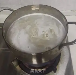 Make Onions mixed with hand noodles step 12