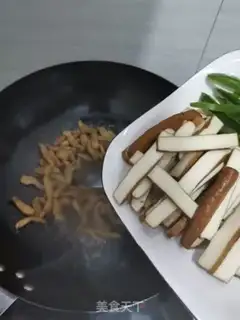 Make The cabbage poles are fried meat step 5