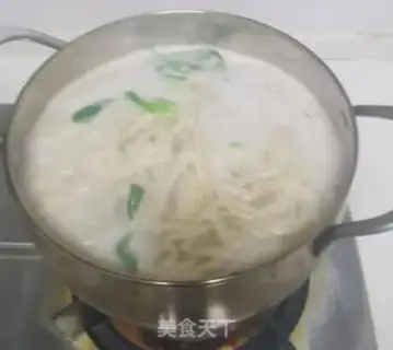 Make Onions mixed with hand noodles step 13