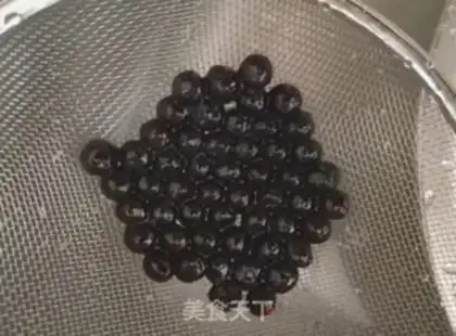 Make Pearl milk, tea, milk step 8