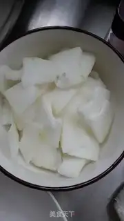 Make A little melon soup step 2