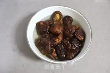 Make Snack shrimp and mushroom rice step 2