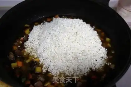 Make Snack shrimp and mushroom rice step 6