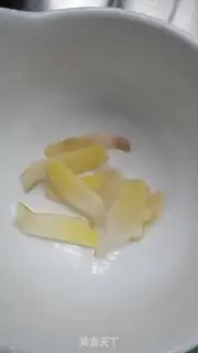 Make Five flowers and a grub step 1