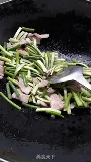 Make Five flowers and a grub step 8