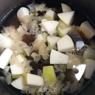 Make Sugar and silver pears soup step 2
