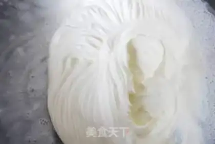 Make Self-refrigerated milk cap tea step 1