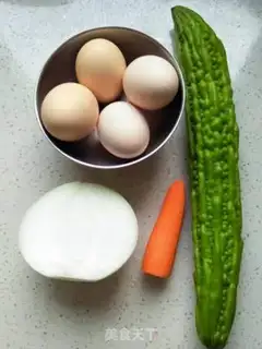 Make Suffering onion fried eggs step 0