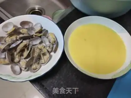 Make Cracking eggs step 4