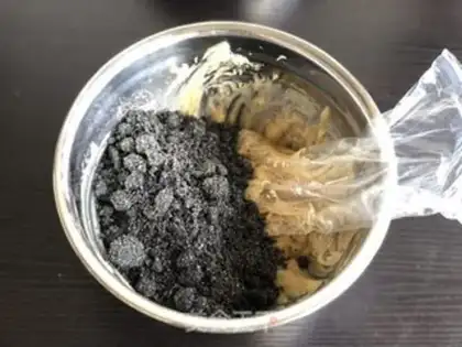 Make A wide moon cake step 1