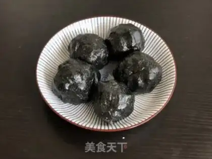 Make A wide moon cake step 2