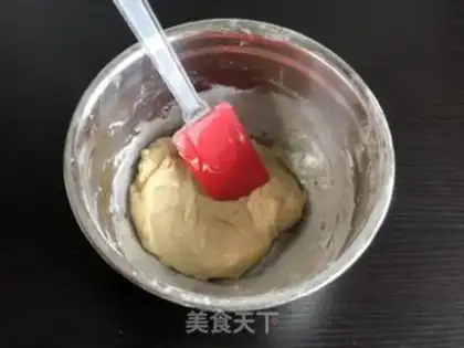 Make A wide moon cake step 3