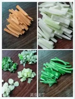 Make Pyramid carrots for a melon step 3