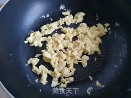 Make Shrimp egg fried rice step 4