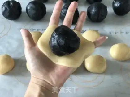 Make A wide moon cake step 8