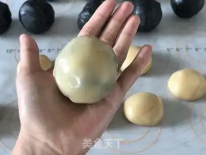 Make A wide moon cake step 9