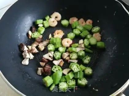 Make Shrimp egg fried rice step 6