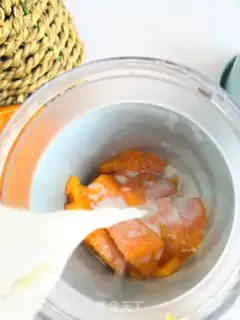 Make Mango milkshake step 2