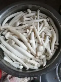 Make White mushrooms and cucumbers step 0