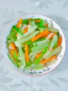 Make Pyramid carrots for a melon step 8