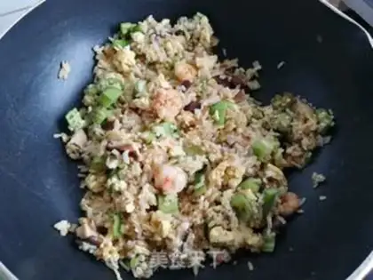 Make Shrimp egg fried rice step 8